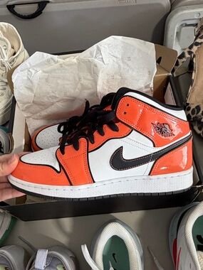 Nike Air Jordan 1 Mid - White, Orange & Black